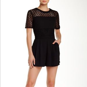 ROMEO & JULIETCrochet Contrast Short Sleeve Romper